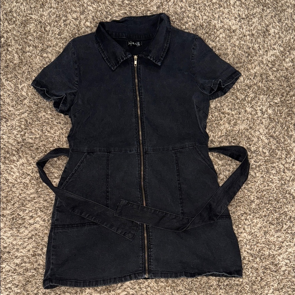 Just Quella Black Zip-Up Dress